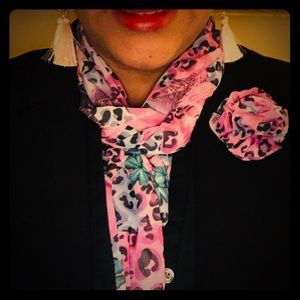 Scarve with matching bow flower